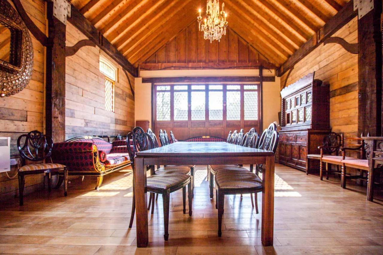 Hardham The Timber Barn South Downs West Sussex Sleeps 18ヴィラ エクステリア 写真