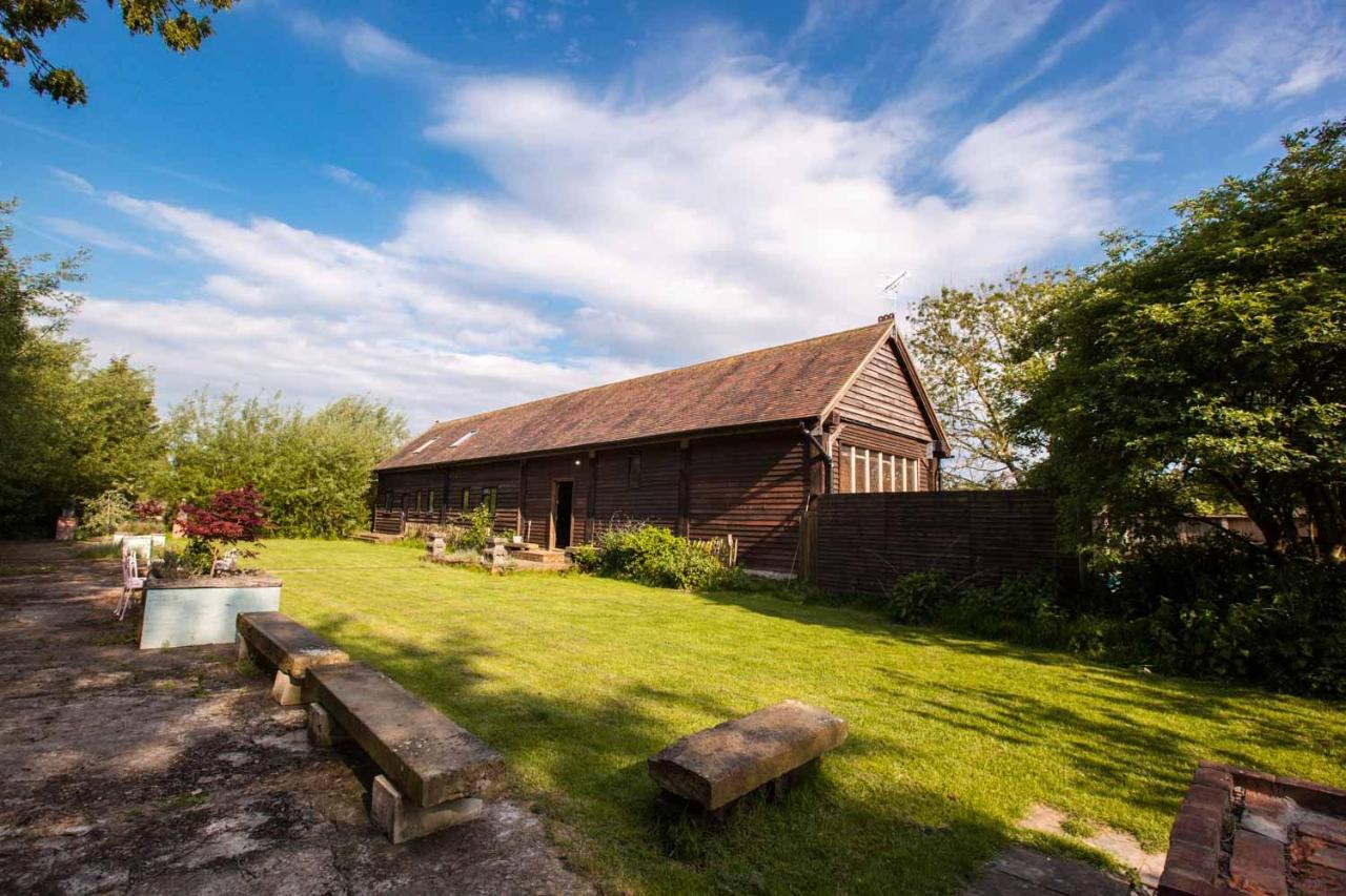 Hardham The Timber Barn South Downs West Sussex Sleeps 18ヴィラ エクステリア 写真